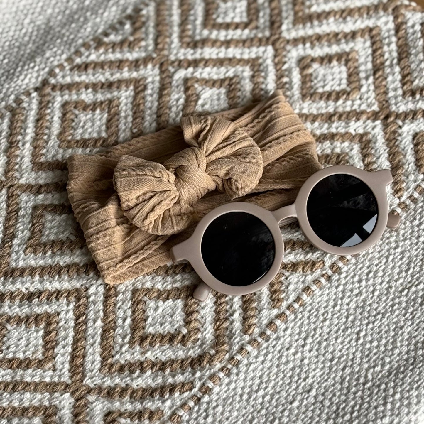 Zonnebril met haarband setje beige